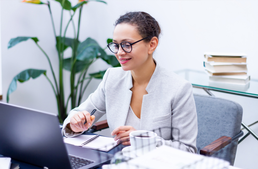 Recruiter doing a physician screening interview